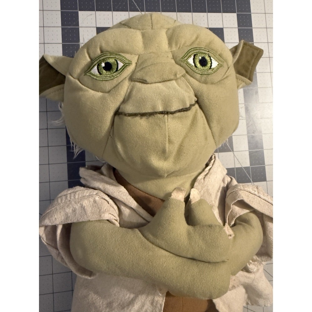 Star Wars Yoda Green White Small Plush Stuffed Animal Toy Washable 2016 17 inch - Picture 2 of 4